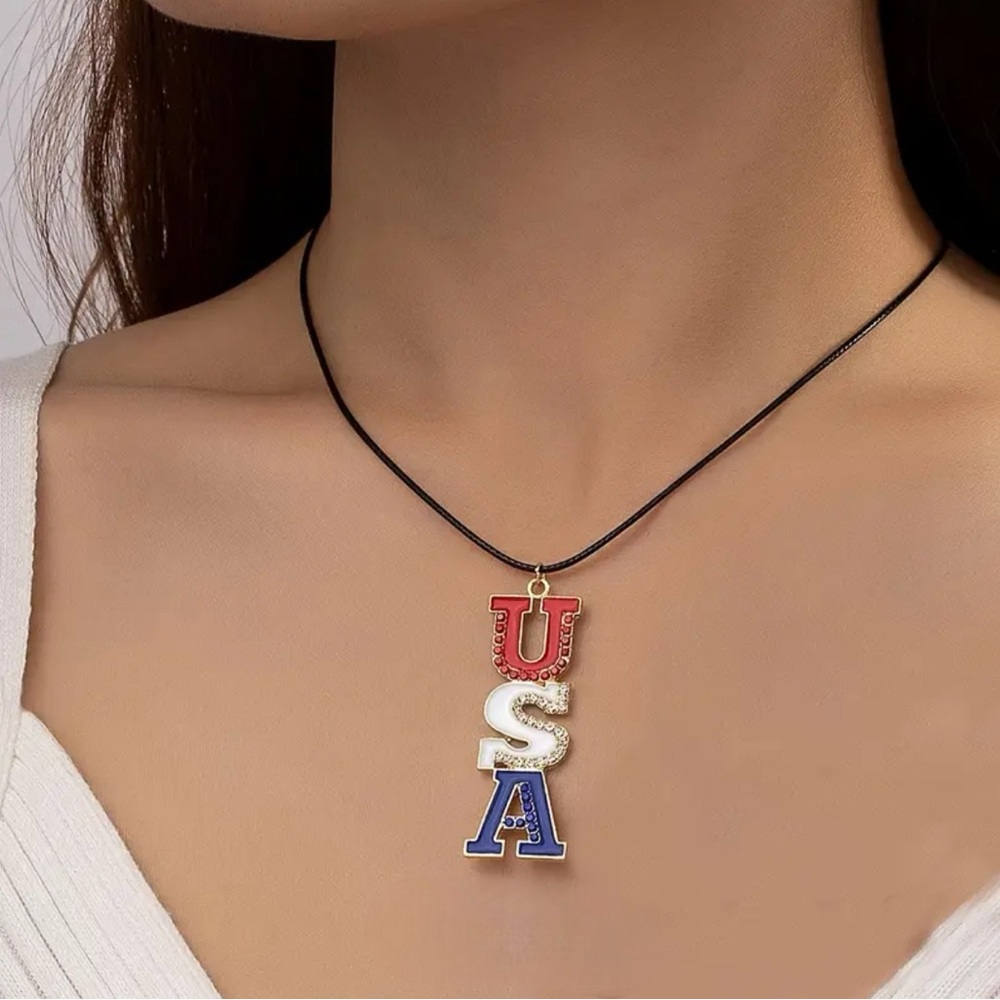American Flag USA Pendant Necklace with Crystal Rhinestone - Gold Tone